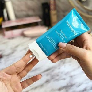 ضد آفتاب نوتروژینا Neutrogena مدل Hydro Boost حجم 50 میل
